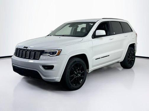 2022 Jeep Grand Cherokee Laredo