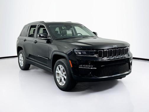 Diamond Black Crystal Pearlcoat 2023 Jeep Grand Cherokee Limited