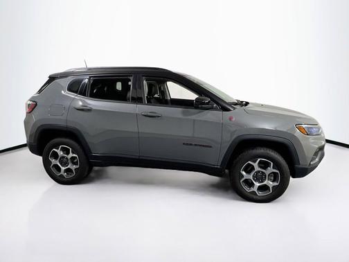 Sting-Gray Clearcoat 2022 Jeep Compass Trailhawk