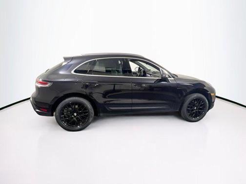 2023 Porsche Macan AWD