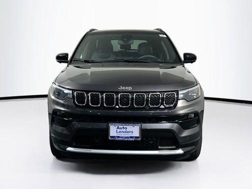 Granite Crystal Metallic Clearcoat 2023 Jeep Compass Limited