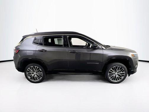 Granite Crystal Metallic Clearcoat 2023 Jeep Compass Limited