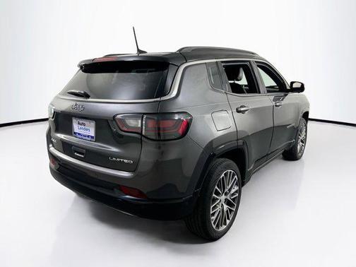 Granite Crystal Metallic Clearcoat 2023 Jeep Compass Limited