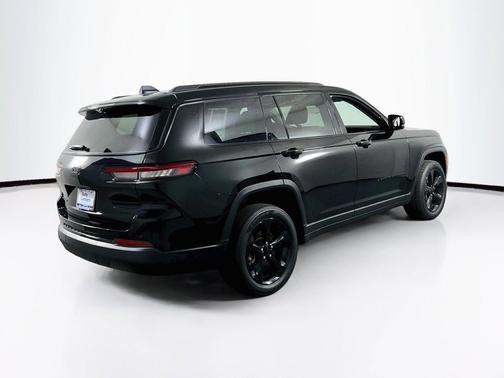Diamond Black Crystal Pearlcoat 2023 Jeep Grand Cherokee L Limited
