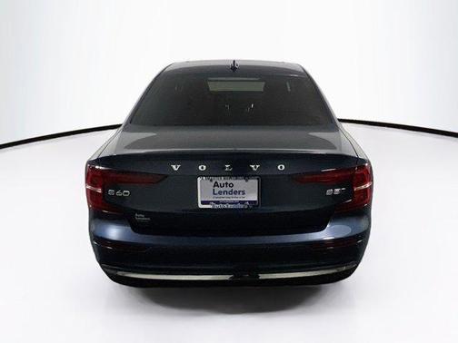 2023 Volvo S60 B5 Ultimate Bright Theme