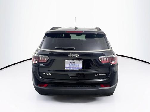 Diamond Black Crystal Pearlcoat 2022 Jeep Compass Limited