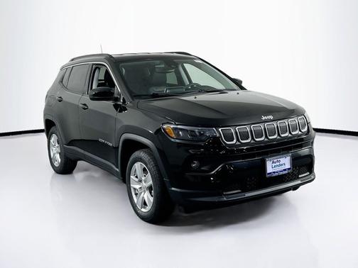 Diamond Black Crystal Pearlcoat 2022 Jeep Compass Latitude
