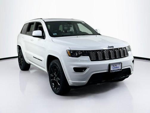 2022 Jeep Grand Cherokee Laredo