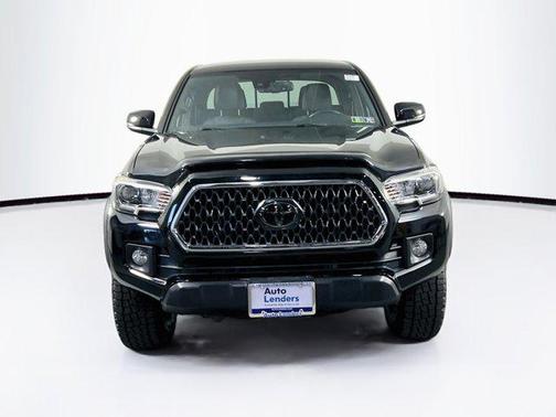 Midnight Black Metallic 2018 Toyota Tacoma TRD Off Road