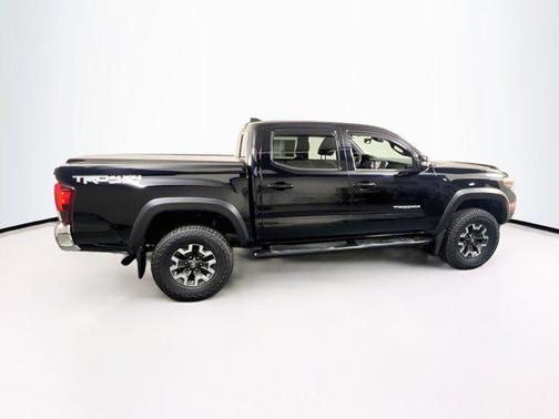 Midnight Black Metallic 2018 Toyota Tacoma TRD Off Road