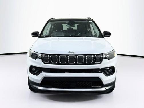 Bright White Clearcoat 2022 Jeep Compass Limited