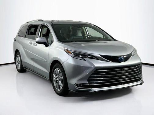 2023 Toyota Sienna Platinum 7 Passenger