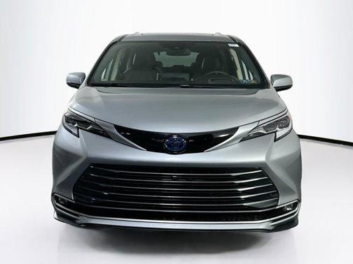 2023 Toyota Sienna Platinum 7 Passenger