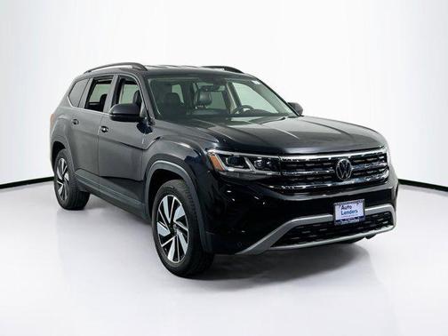 Deep Black Pearl 2022 Volkswagen Atlas 3.6L SE w/Technology