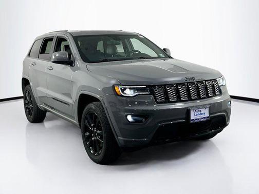 2022 Jeep Grand Cherokee Laredo