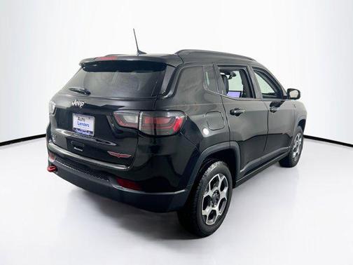 Diamond Black Crystal Pearlcoat 2022 Jeep Compass Trailhawk