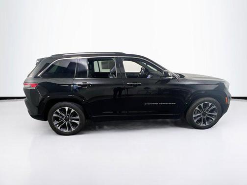 2022 Jeep Grand Cherokee Overland