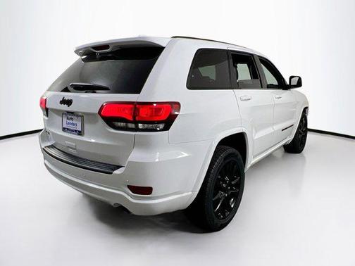 2022 Jeep Grand Cherokee Laredo