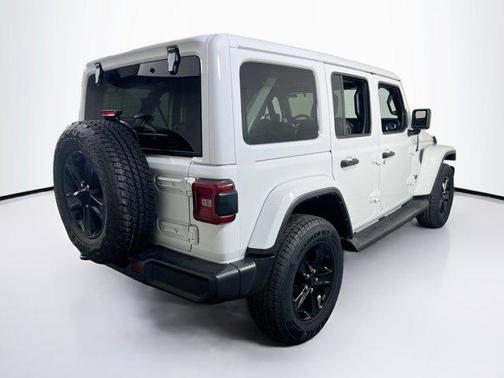 2023 Jeep Wrangler 4-Door Sahara Altitude 4x4