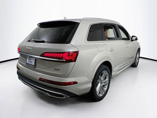 2022 Audi Q7 55 Premium Plus