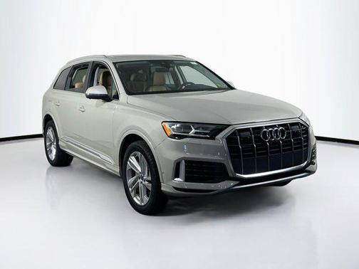 2022 Audi Q7 55 Premium Plus
