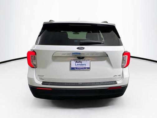 White 2022 Ford Explorer XLT