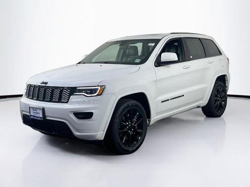 2022 Jeep Grand Cherokee Laredo