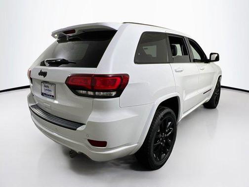 2022 Jeep Grand Cherokee Laredo