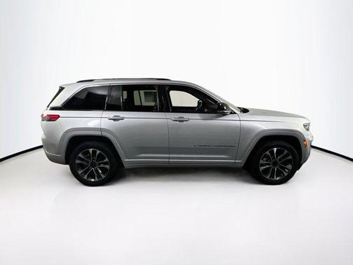 Silver Zynith 2022 Jeep Grand Cherokee Overland