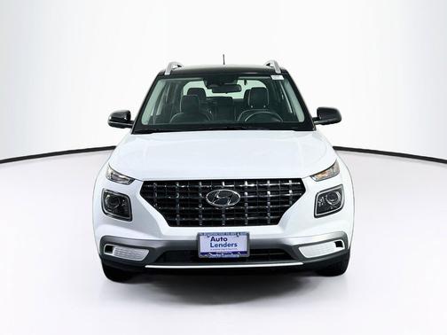 Lunar White 2024 Hyundai VENUE Limited
