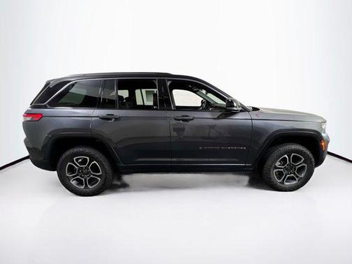 2022 Jeep Grand Cherokee Trailhawk