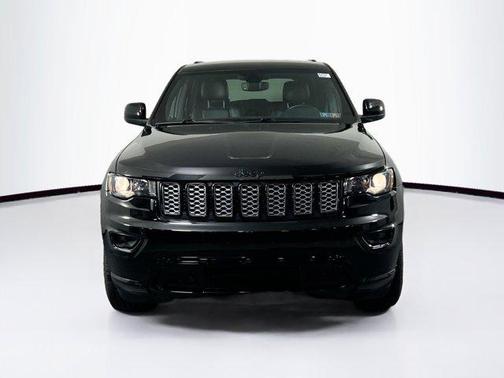 2022 Jeep Grand Cherokee Laredo