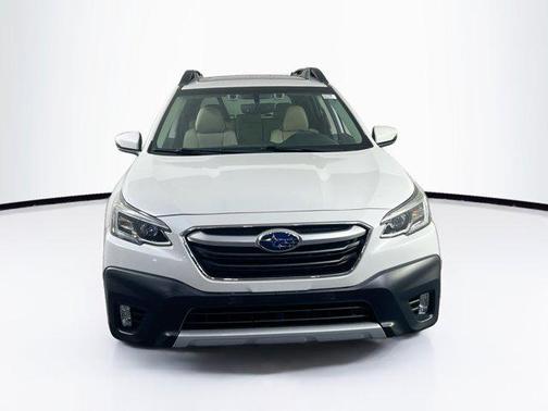 Crystal White Pearl 2022 Subaru Outback Limited