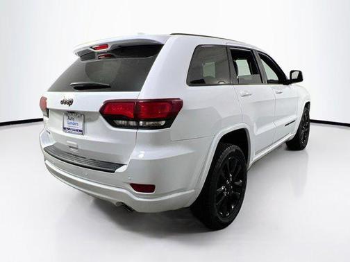 2022 Jeep Grand Cherokee Laredo