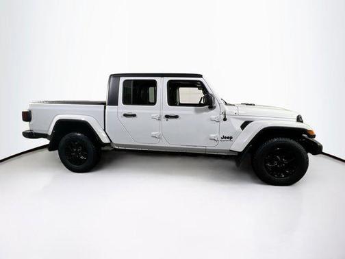 Bright White Clearcoat 2022 Jeep Gladiator Altitude 4x4