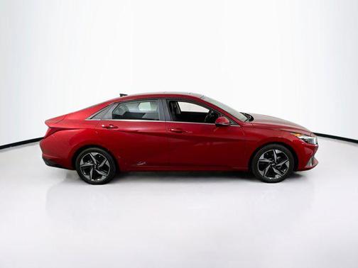 2022 Hyundai ELANTRA Limited