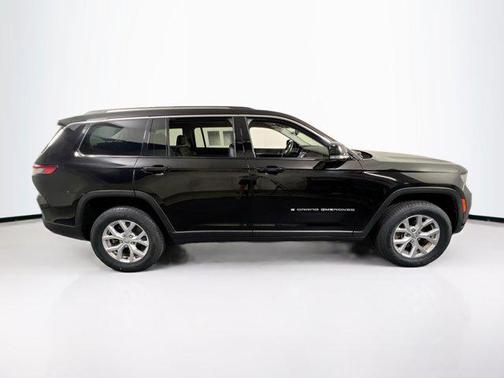 Diamond Black Crystal Pearlcoat 2022 Jeep Grand Cherokee L Limited