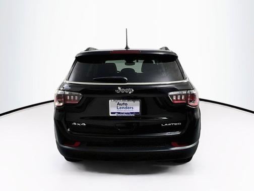 Diamond Black Crystal Pearlcoat 2022 Jeep Compass Limited