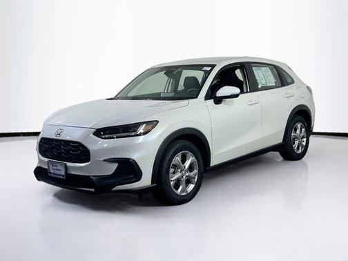 Platinum White Pearl 2023 Honda HR-V LX