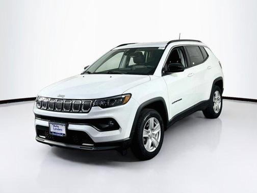 Bright White Clearcoat 2022 Jeep Compass Latitude