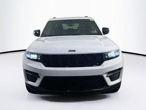 2022 Jeep Grand Cherokee Altitude