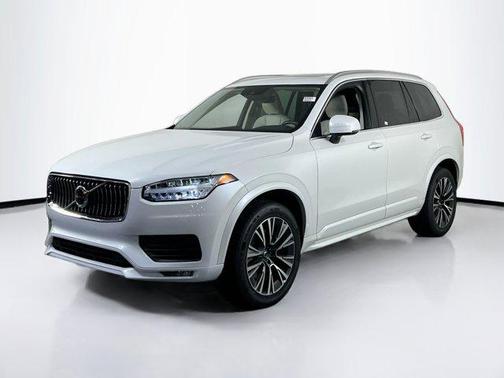 2022 Volvo XC90 T6 Momentum