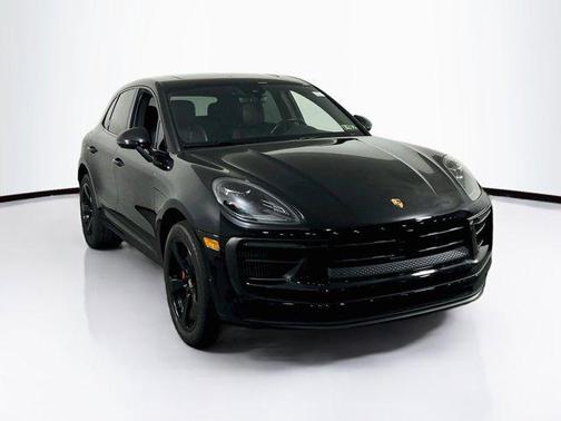 Jet Black Metallic 2023 Porsche Macan Macan
