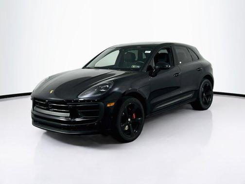 Jet Black Metallic 2023 Porsche Macan Macan