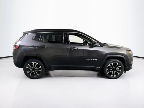 Granite Crystal Metallic Clearcoat 2023 Jeep Compass Limited