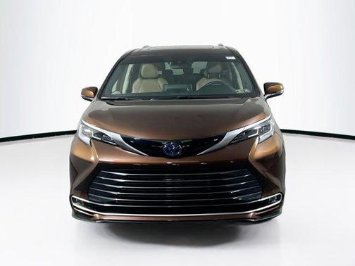 2023 Toyota Sienna Limited