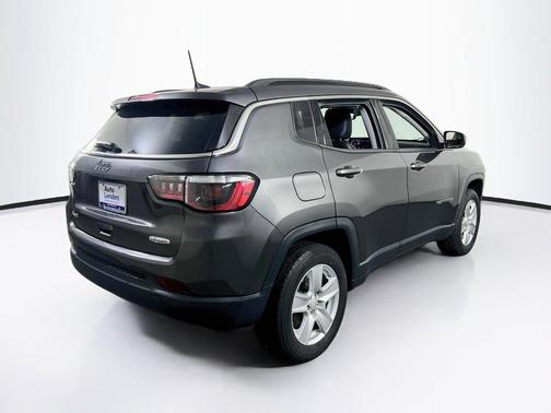 Granite Crystal Metallic Clearcoat 2022 Jeep Compass Latitude