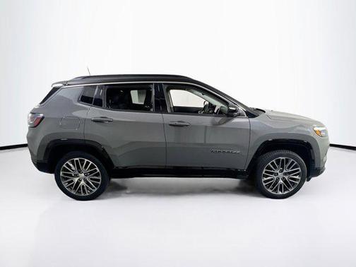 Sting-Gray Clearcoat 2022 Jeep Compass Limited