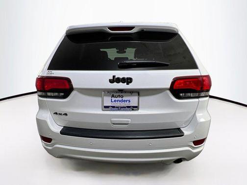 2022 Jeep Grand Cherokee Laredo