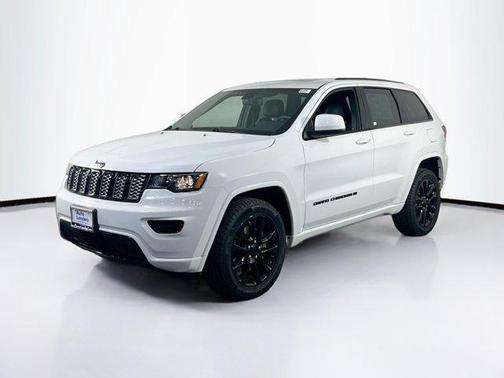 2022 Jeep Grand Cherokee Laredo